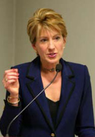 Carly Fiorina: downplayed gender issues